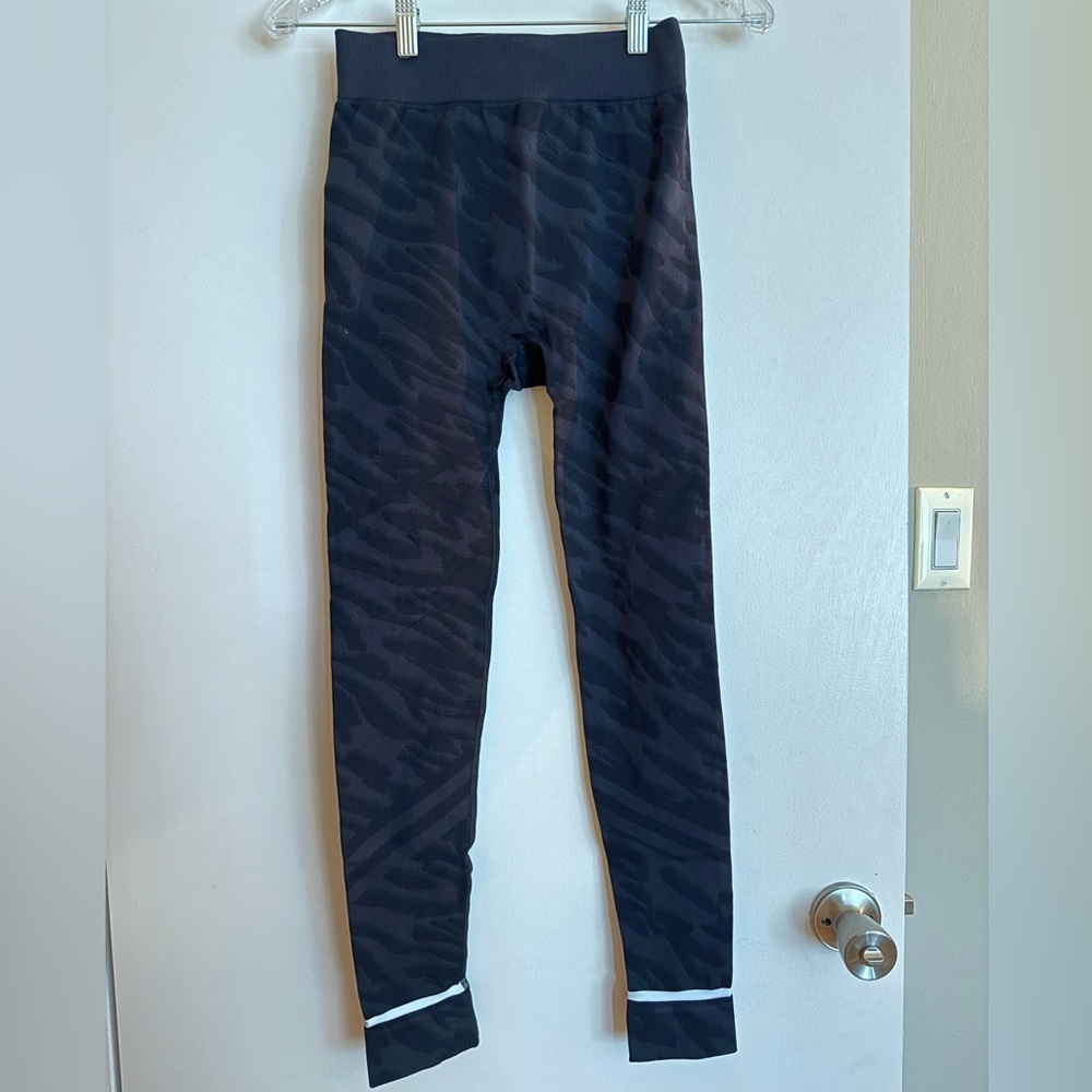 Sweaty Betty Base Layer Seamless Leggings Black Animal Wave Women's Small